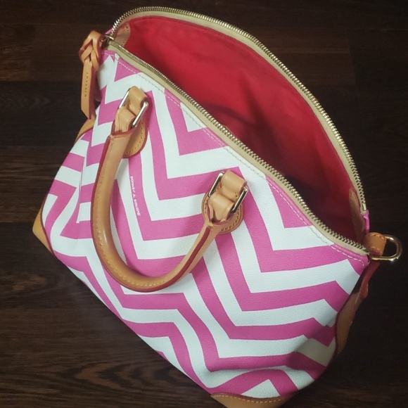 Purses - Picture 3 of 4